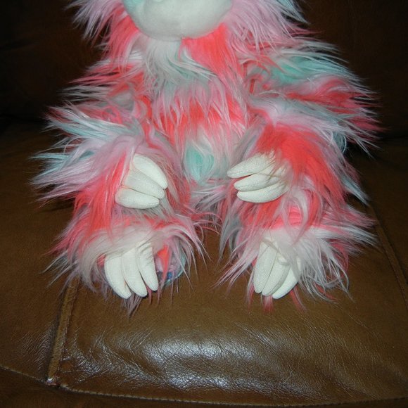 Aurora Skyler Sloth plush - Picture 3 of 4